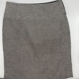 Black and White Mini Pencil Skirt! Size 4